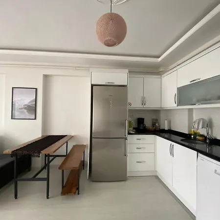 Lovely House With Balcony Near In Appartement Sapanca